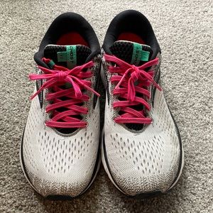 Brooks Women’s Ghost 11 Athletic Shoes